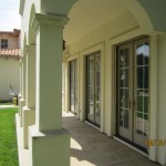 Double sets retractable screen doors